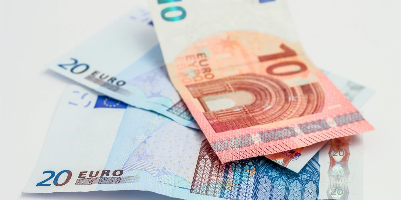 Cómo Abrir una Cuenta Bancaria en España para un Cliente No Residente de Colombia