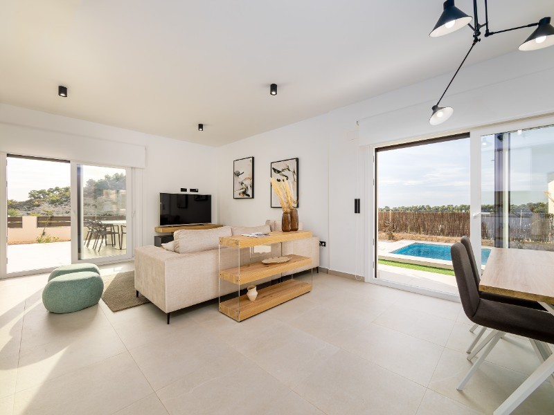 3437